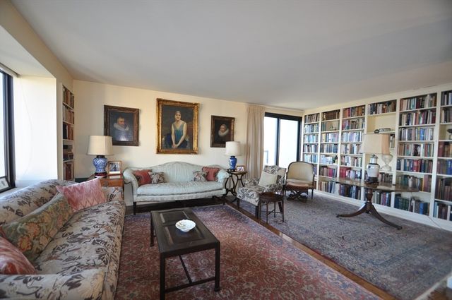 65 E India Row PHF, Boston, MA 02110