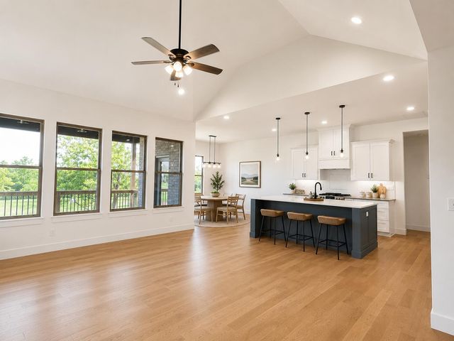 1620 W Silver Oak Drive, Springfield, MO 65810