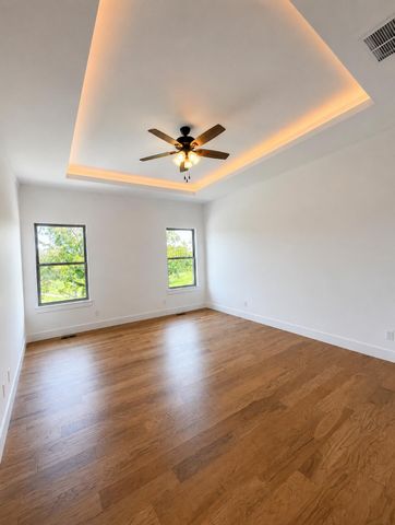 1620 W Silver Oak Drive, Springfield, MO 65810