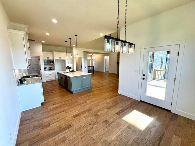 1620 W Silver Oak Drive, Springfield, MO 65810