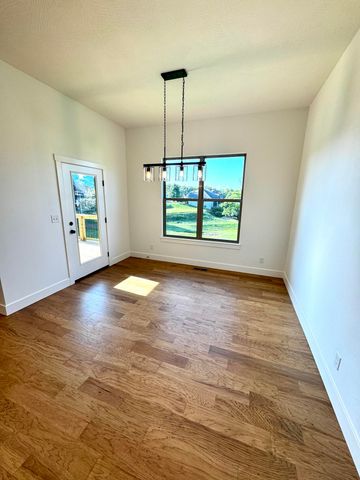 1620 W Silver Oak Drive, Springfield, MO 65810