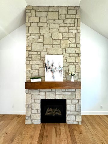1620 W Silver Oak Drive, Springfield, MO 65810