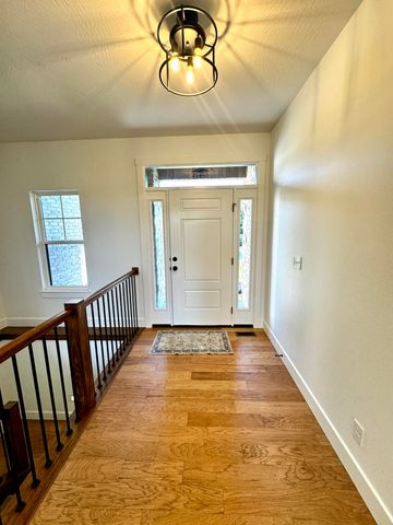 1620 W Silver Oak Drive, Springfield, MO 65810