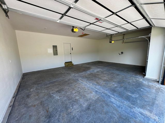 1620 W Silver Oak Drive, Springfield, MO 65810
