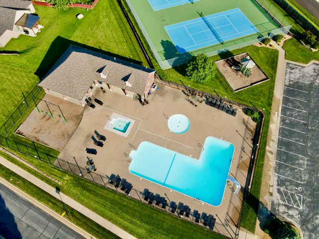 1620 W Silver Oak Drive, Springfield, MO 65810