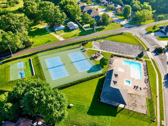 1620 W Silver Oak Drive, Springfield, MO 65810