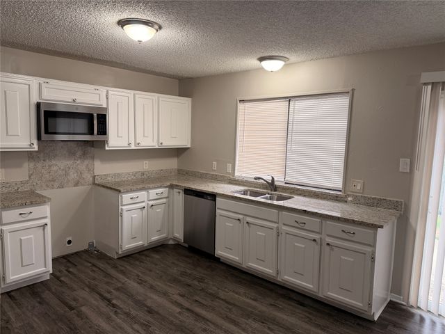 2011 Lavon Creek Lane, Arlington, TX 76006
