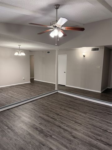 2011 Lavon Creek Lane, Arlington, TX 76006