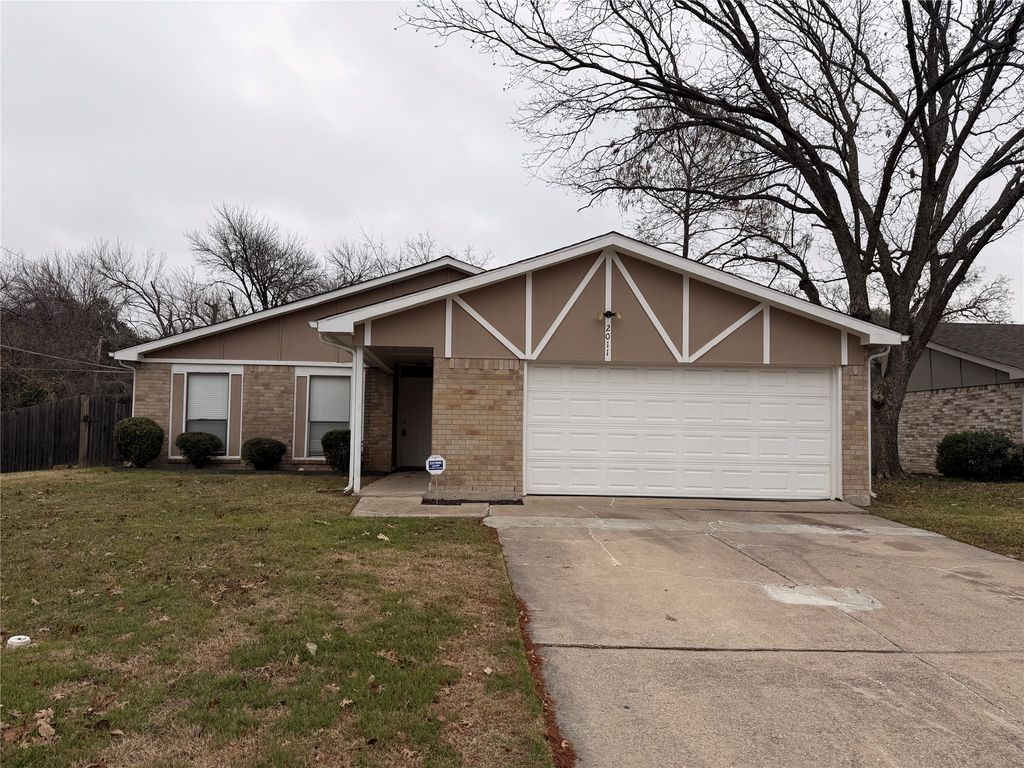 2011 Lavon Creek Lane, Arlington, TX 76006