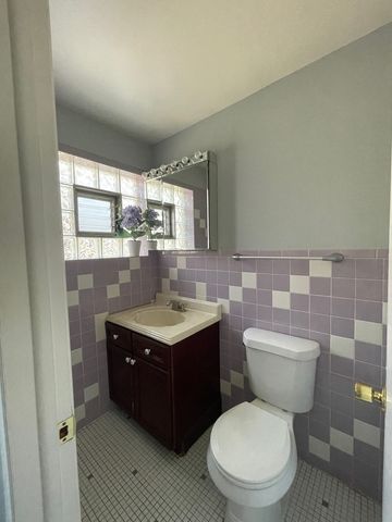 8203 Niles Center Road 3C, Skokie, IL 60077