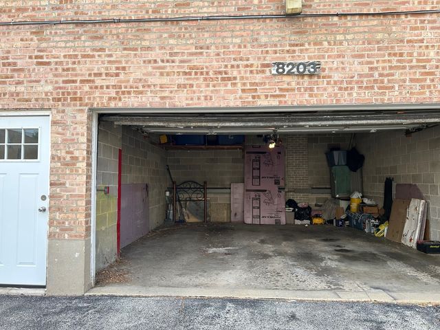 8203 Niles Center Road 3C, Skokie, IL 60077