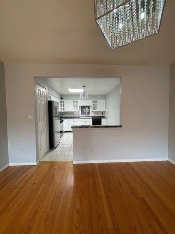 8203 Niles Center Road 3C, Skokie, IL 60077