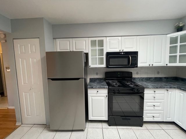 8203 Niles Center Road 3C, Skokie, IL 60077