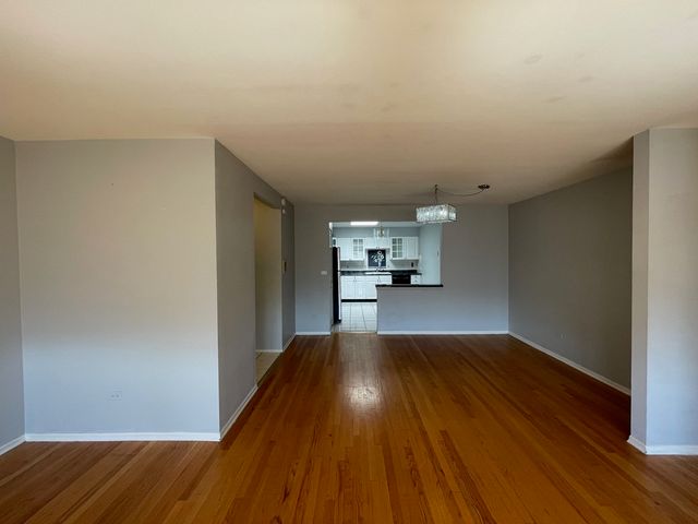 8203 Niles Center Road 3C, Skokie, IL 60077