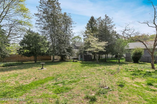 677 Locust Point Road, Rumson, NJ 07760
