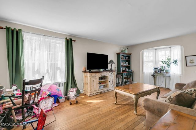 677 Locust Point Road, Rumson, NJ 07760
