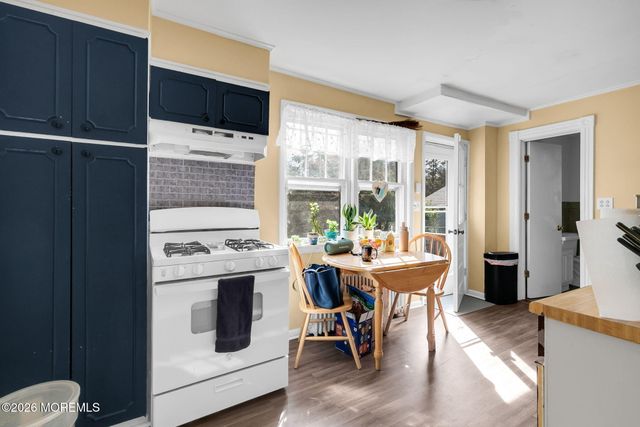 677 Locust Point Road, Rumson, NJ 07760