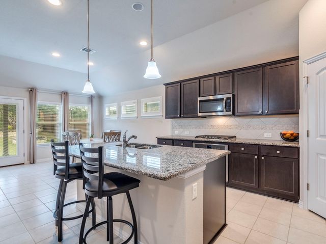 713 Vista Gardens DR, Buda, TX 78610