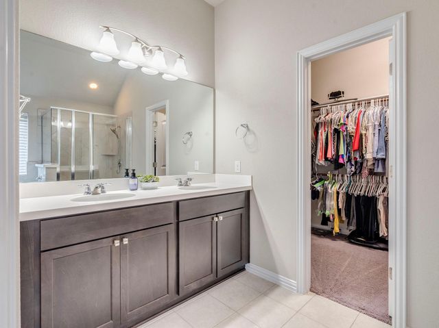 713 Vista Gardens DR, Buda, TX 78610