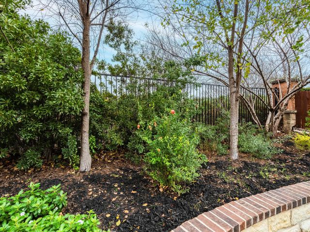 713 Vista Gardens DR, Buda, TX 78610