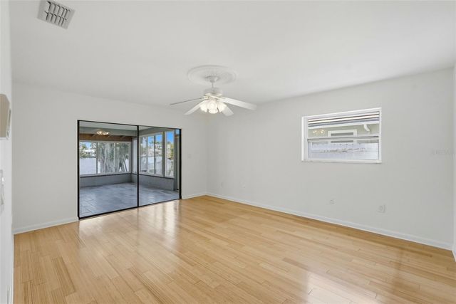 2300 S SHORE DRIVE SE, St Petersburg, FL 33705