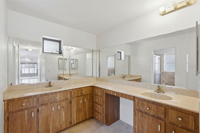 2300 S SHORE DRIVE SE, St Petersburg, FL 33705