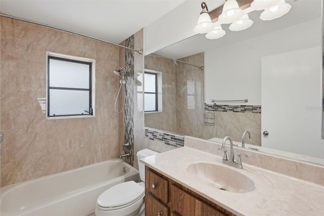 2300 S SHORE DRIVE SE, St Petersburg, FL 33705
