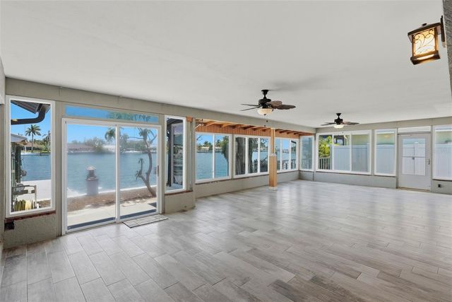 2300 S SHORE DRIVE SE, St Petersburg, FL 33705