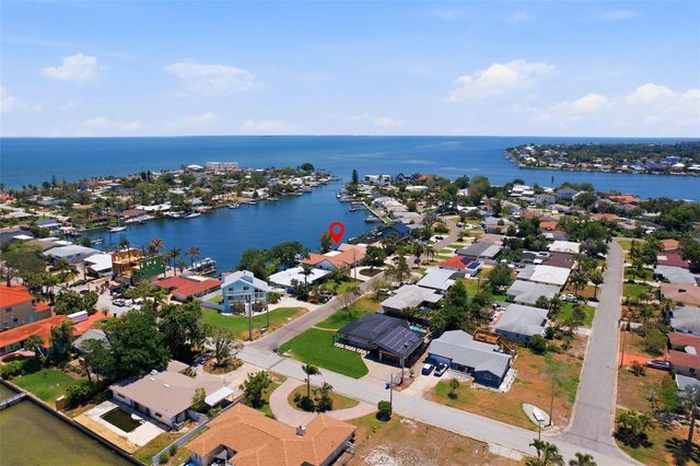 2300 S SHORE DRIVE SE, St Petersburg, FL 33705