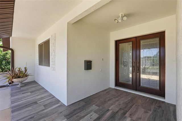 2300 S SHORE DRIVE SE, St Petersburg, FL 33705