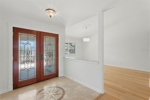 2300 S SHORE DRIVE SE, St Petersburg, FL 33705