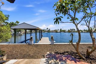 2300 S SHORE DRIVE SE, St Petersburg, FL 33705