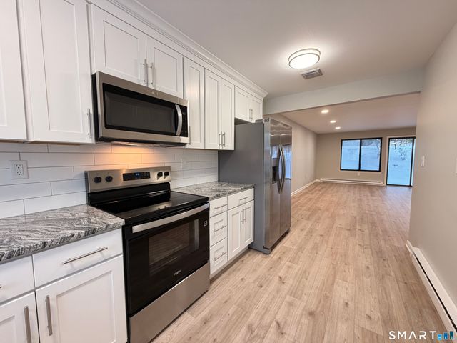 9 Willow Court 9, Cromwell, CT 06416