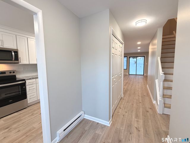 9 Willow Court 9, Cromwell, CT 06416