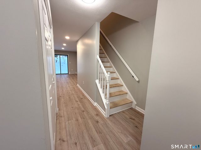 9 Willow Court 9, Cromwell, CT 06416