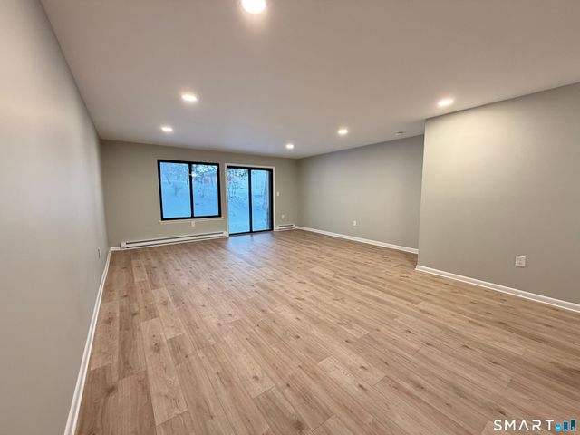 9 Willow Court 9, Cromwell, CT 06416