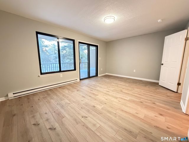 9 Willow Court 9, Cromwell, CT 06416