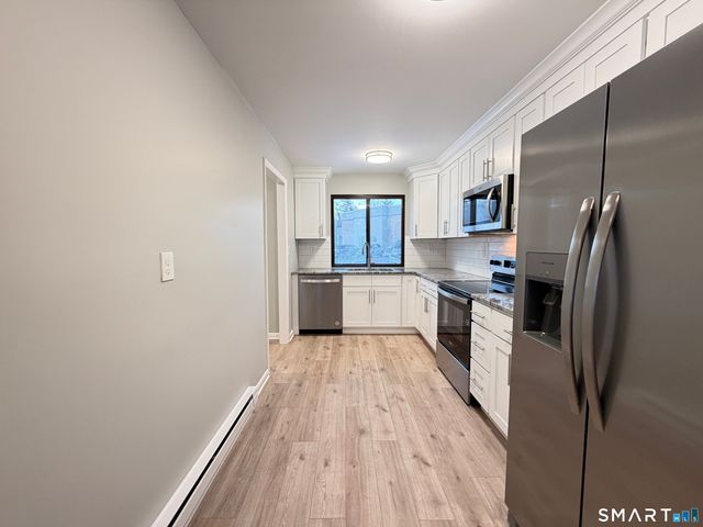 9 Willow Court 9, Cromwell, CT 06416