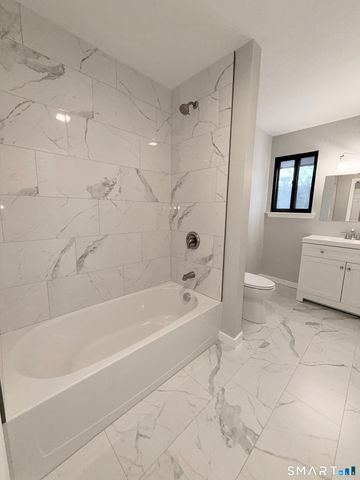 9 Willow Court 9, Cromwell, CT 06416