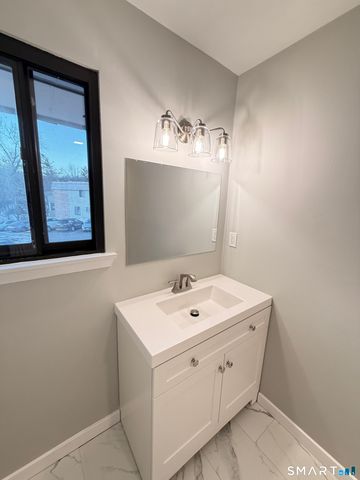 9 Willow Court 9, Cromwell, CT 06416