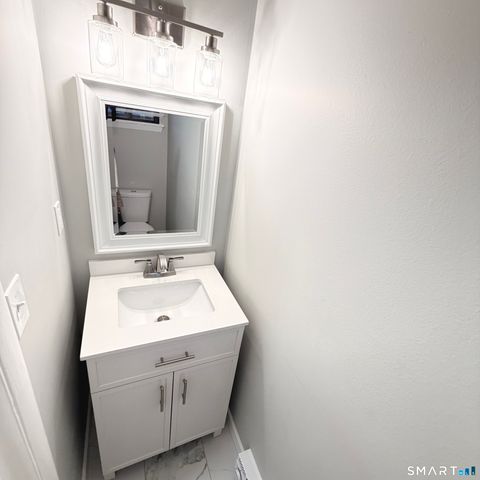 9 Willow Court 9, Cromwell, CT 06416