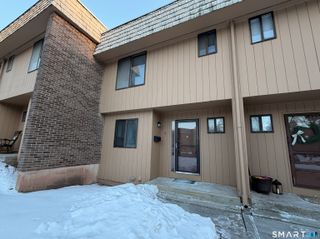 9 Willow Court 9, Cromwell, CT 06416