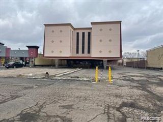 14500 W 8 Mile Road, Oak Park, MI 48237