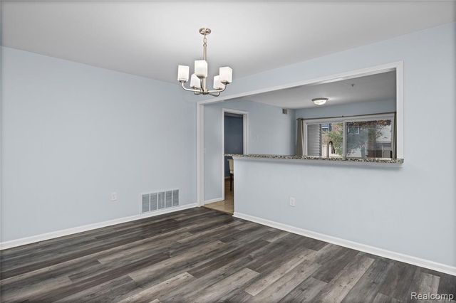 28139 Carlton Way Drive, Novi, MI 48377