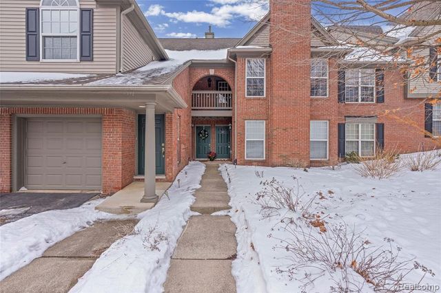 28139 Carlton Way Drive, Novi, MI 48377