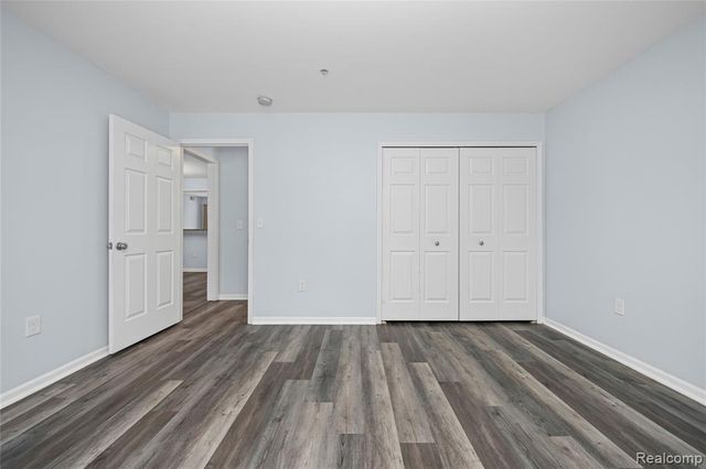 28139 Carlton Way Drive, Novi, MI 48377