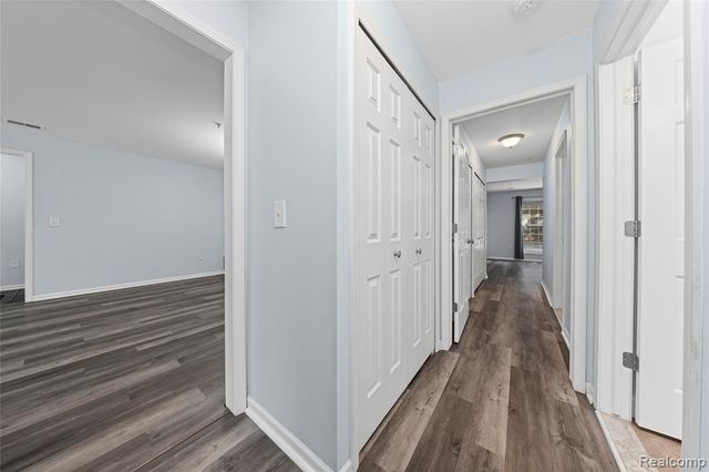 28139 Carlton Way Drive, Novi, MI 48377