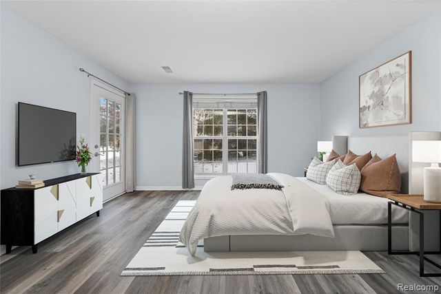 28139 Carlton Way Drive, Novi, MI 48377