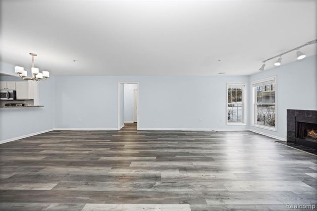 28139 Carlton Way Drive, Novi, MI 48377