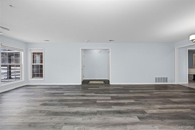 28139 Carlton Way Drive, Novi, MI 48377